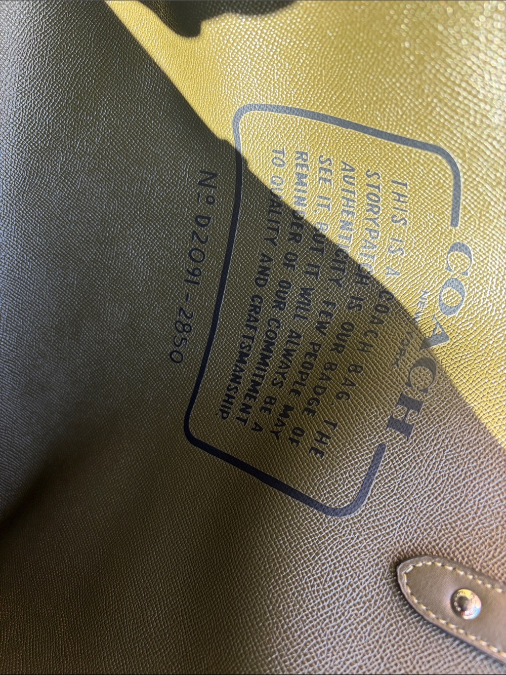 🌻 COACH 2850 🌻 BANANA LEAVES REVERSIBLE CITY TOTE MSRP $350 - Picture 9 of 16